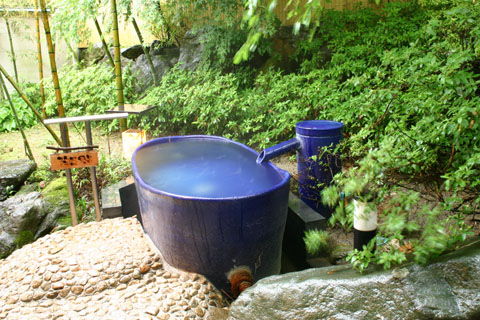 楽山　大浴場　陶器露天風呂